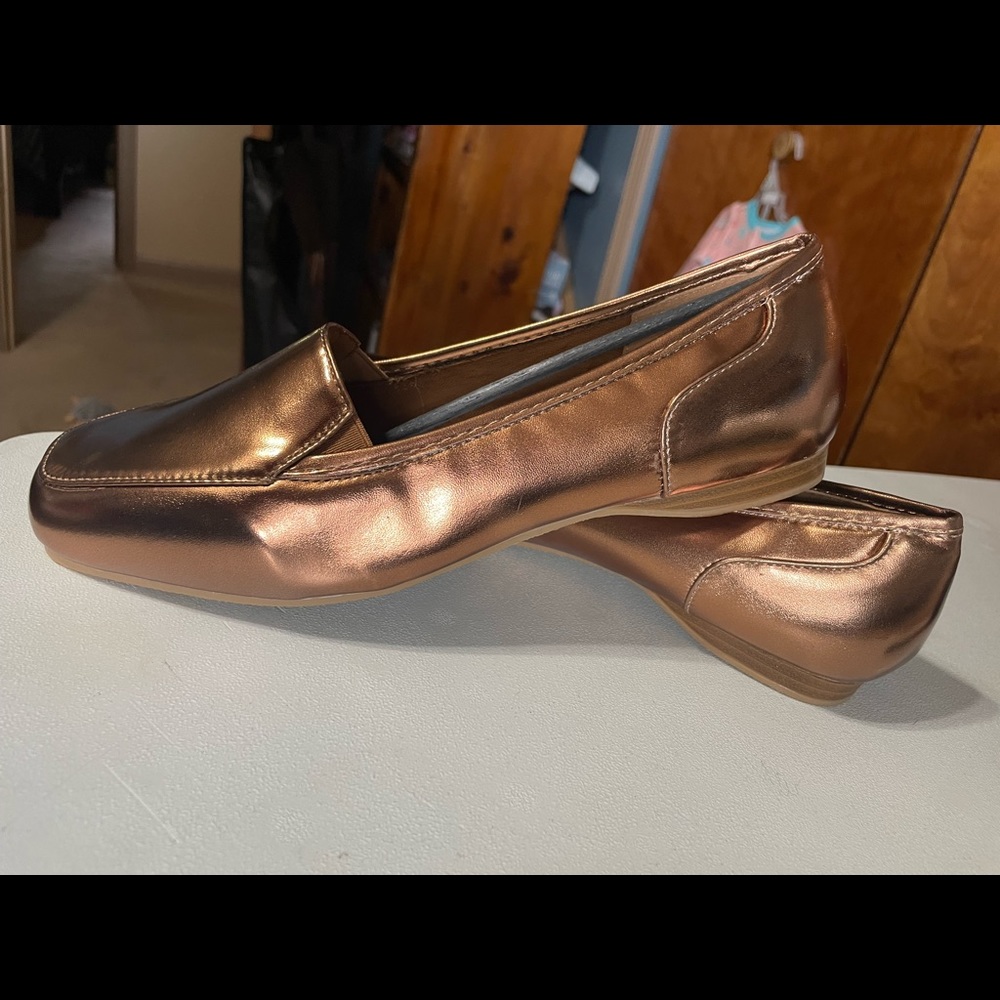 Casual dress shoes